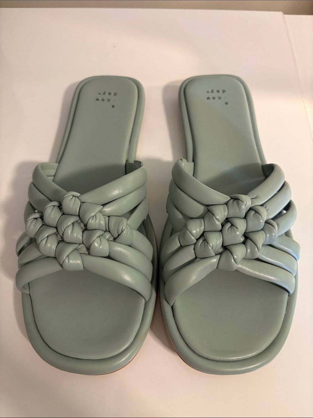 Women’s Braided Slide Sandals in Sage Green. 9 US women’s.